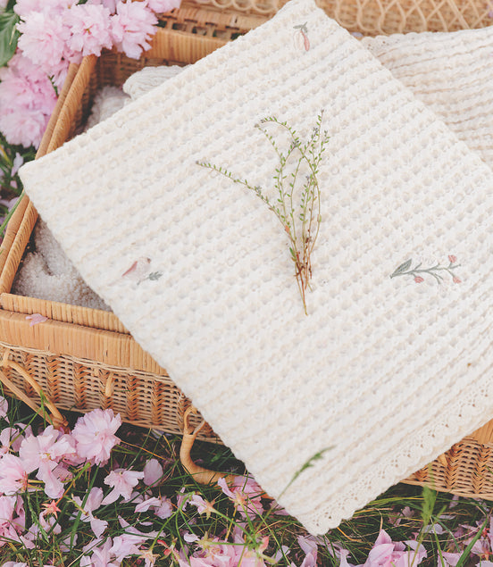 Floral Birds Embroidered Waffle Blanket - Pink