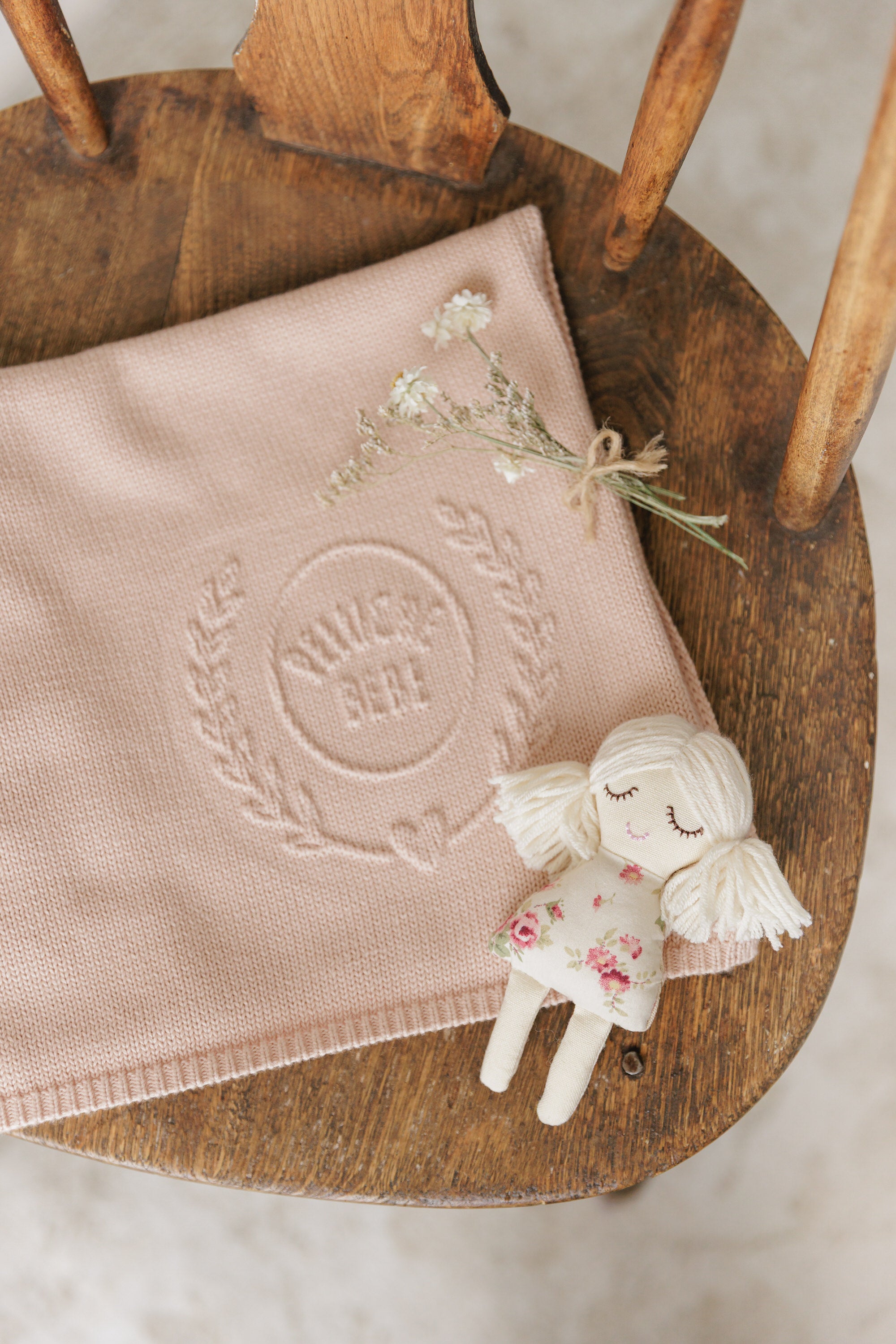 Peluche Embossed Knit Blanket - Rose