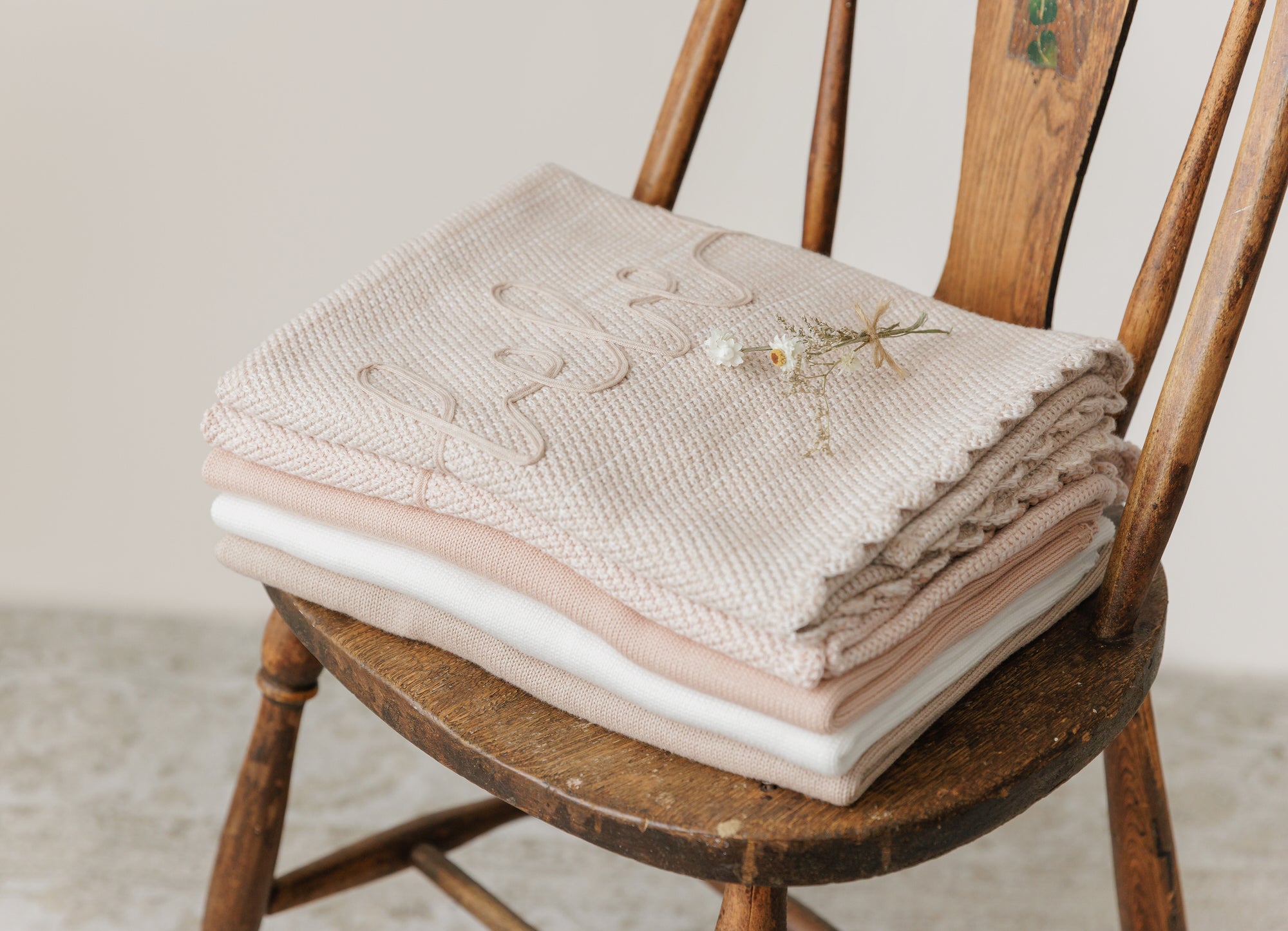Scalloped Mélange Bebe Blanket - Rose