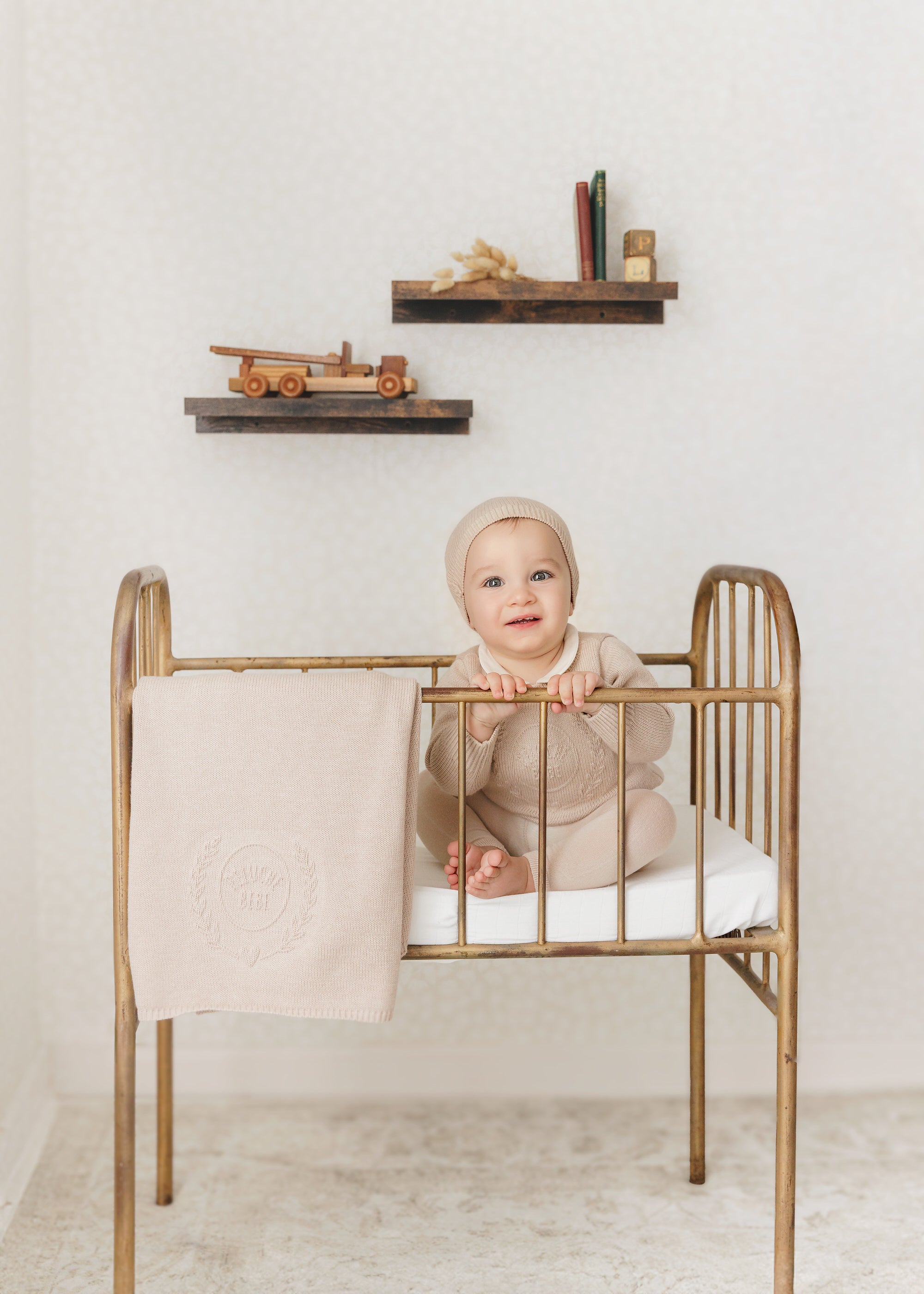 Peluche Embossed Knit Blanket - Taupe