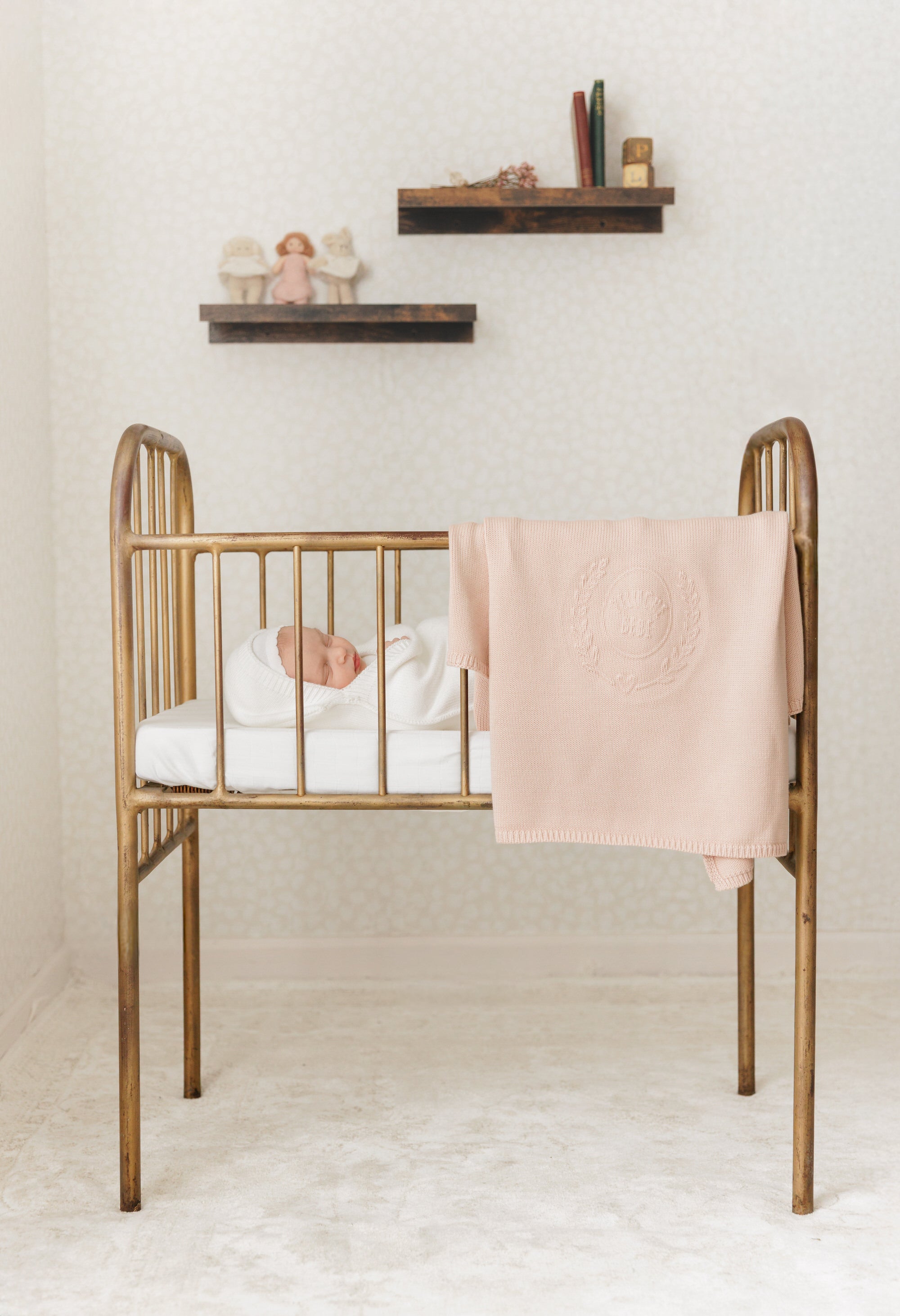 Peluche Embossed Knit Blanket - Rose