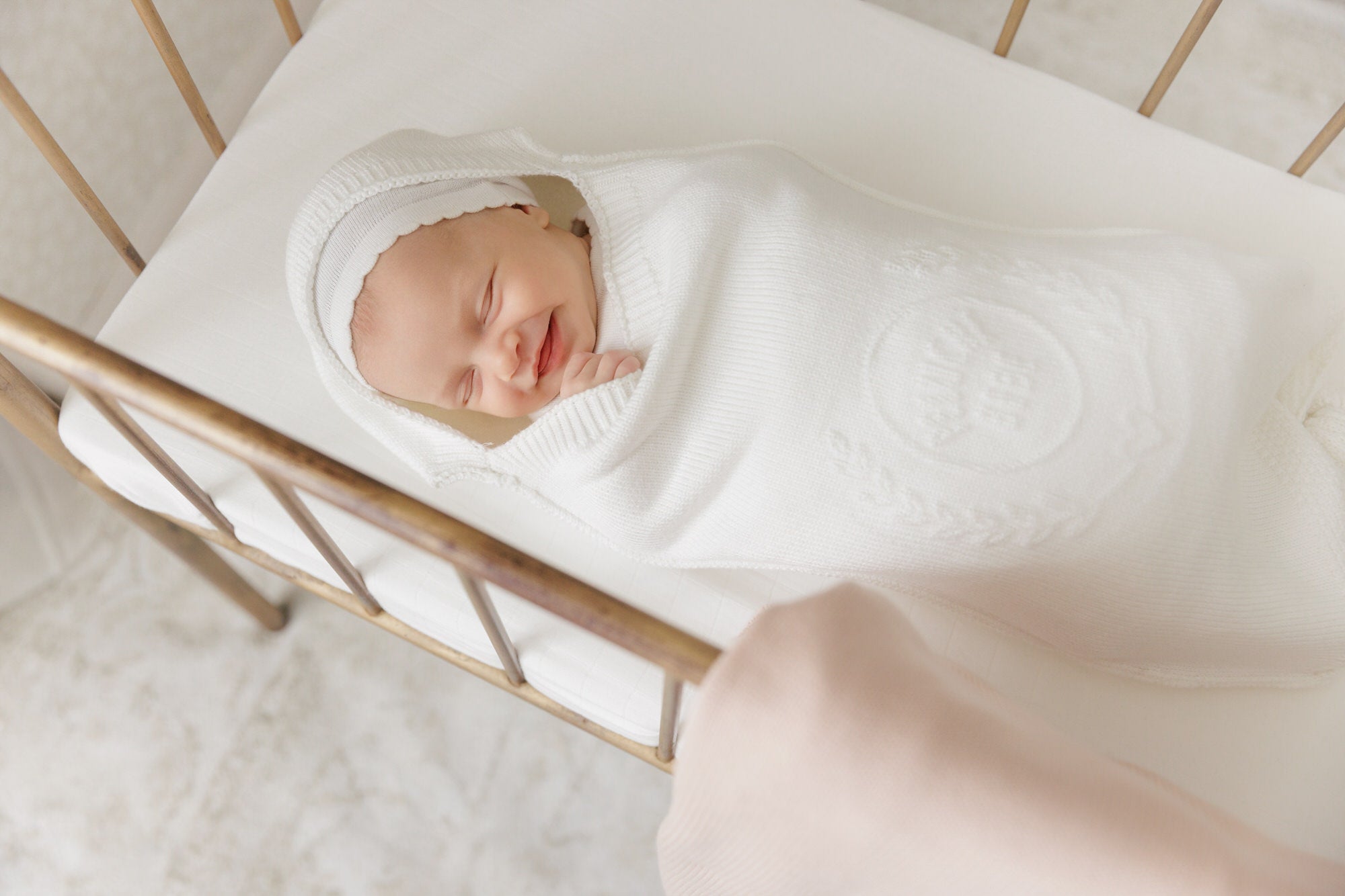 Peluche Bebe Embossed Cocoon + Bonnet - Cream