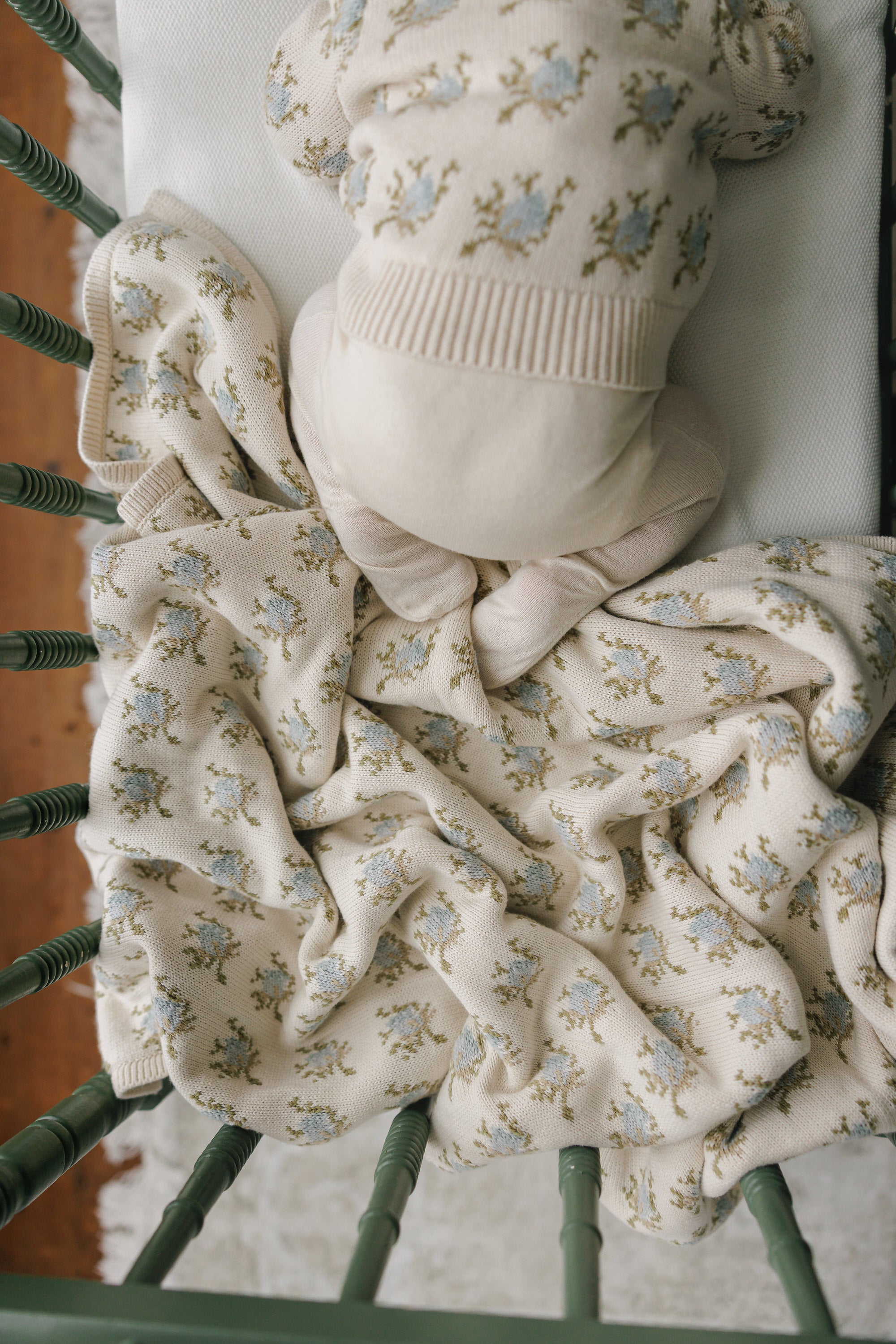 Floral Intarsia Knit Blanket - Powder