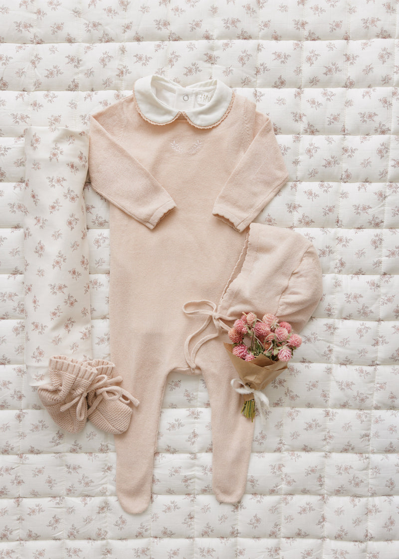 <p>Signature Knit</p>