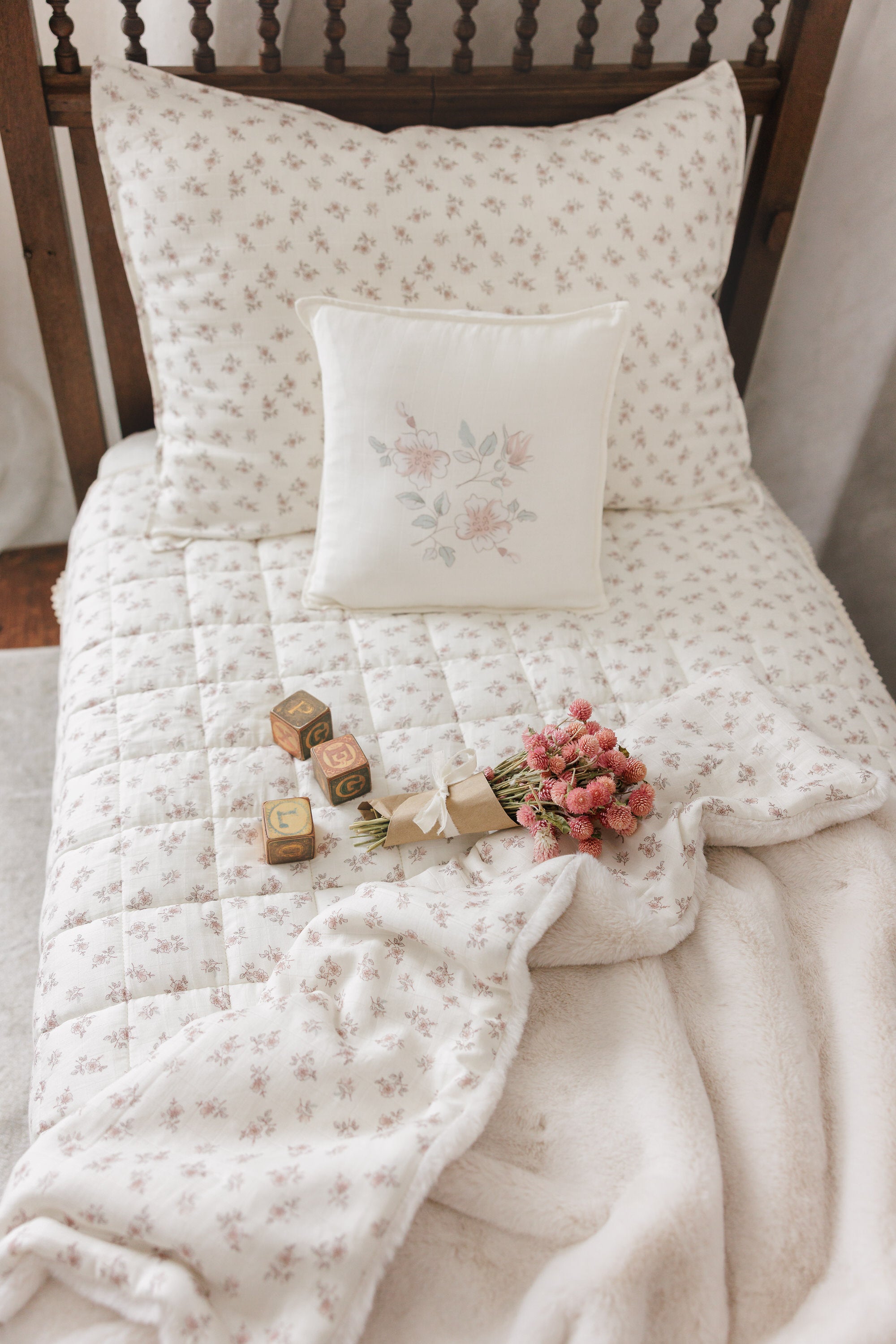 Blossom Fur Blanket - Rose