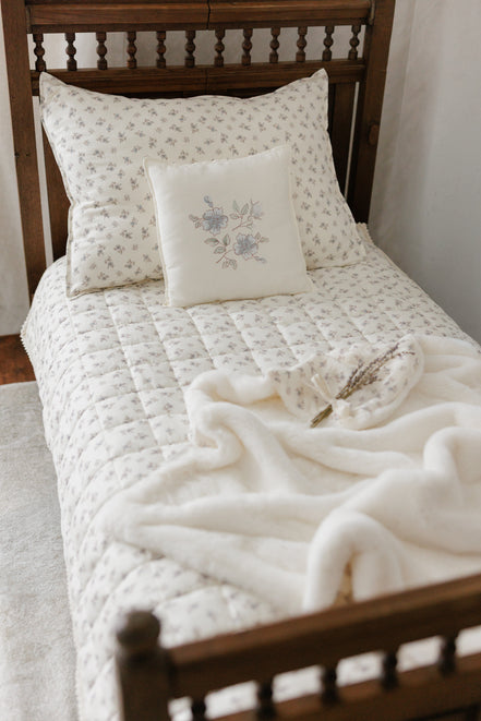 Blossom Fur Blanket - Powder