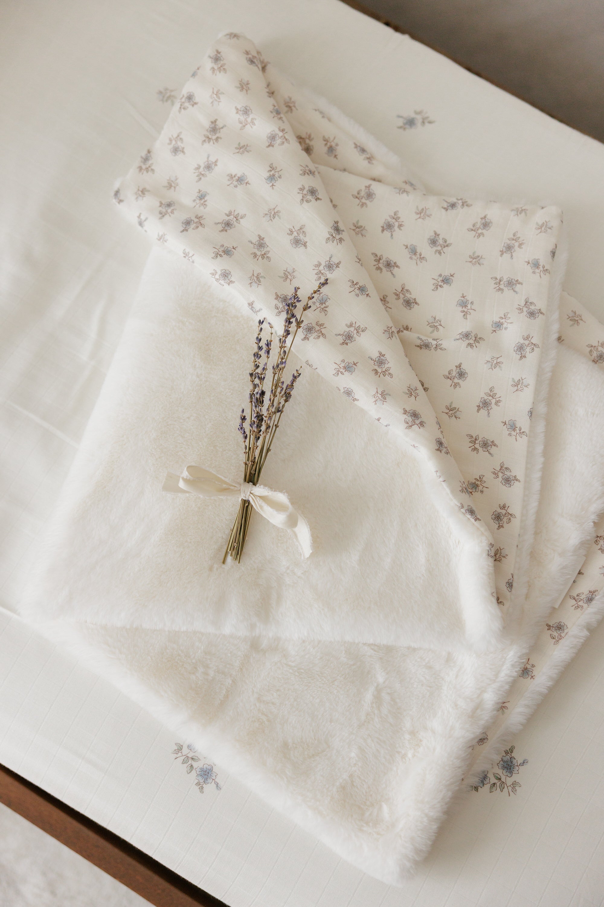 Blossom Fur Blanket - Powder