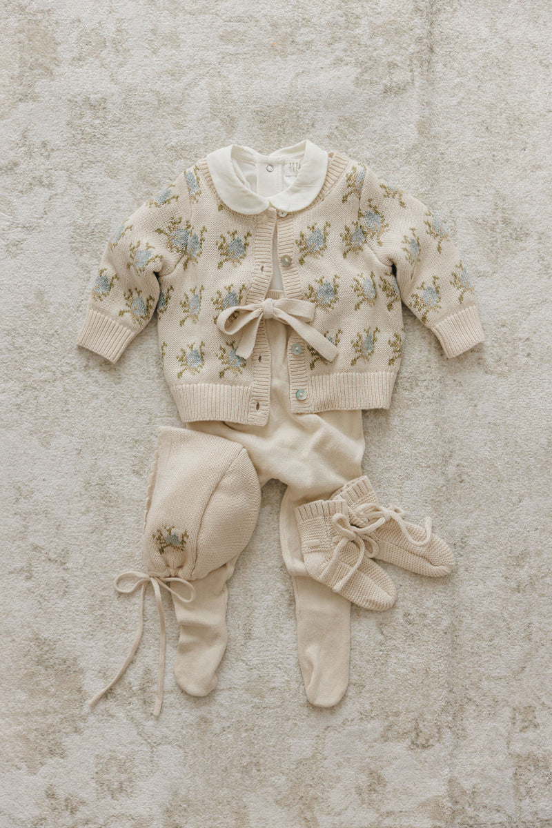 <p>Floral Intarsia</p>